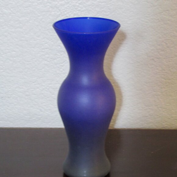 Purple Frosted Glass Vase - Picture 3 of 3